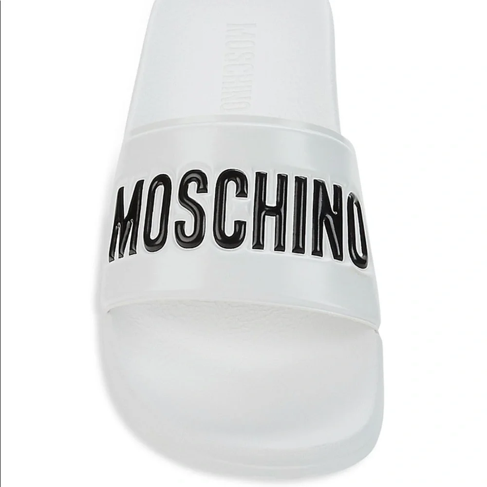 Moschino pool slides - Picture 2 of 3